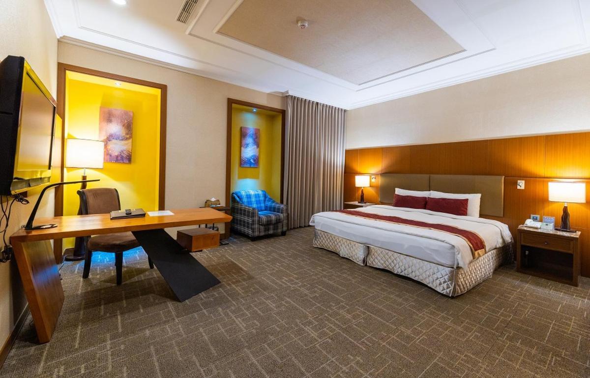 Hotel Golden Tulip - Aesthetics à Zhunan Extérieur photo