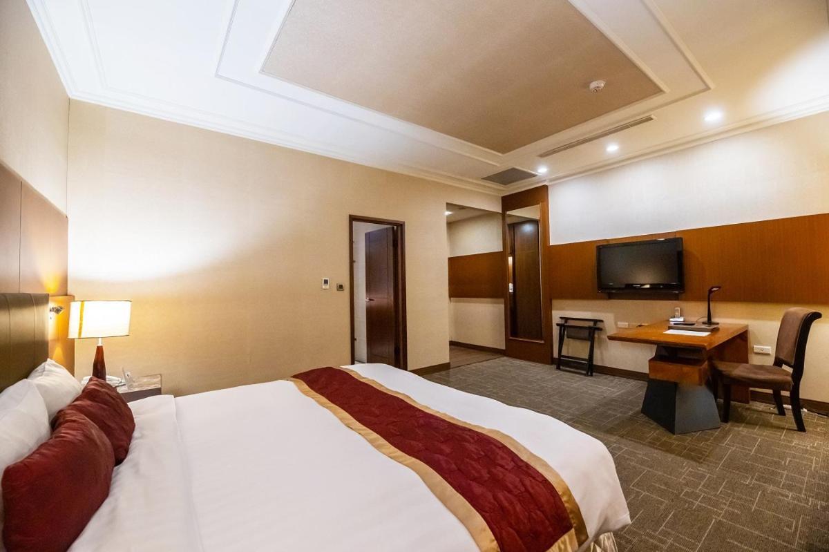 Hotel Golden Tulip - Aesthetics à Zhunan Extérieur photo