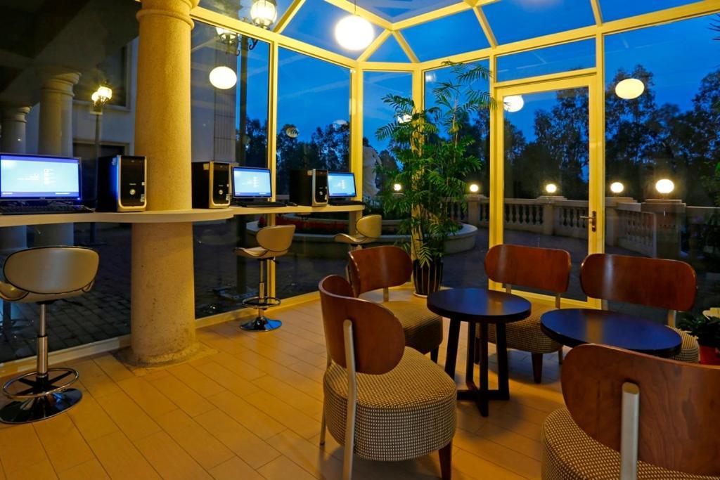 Hotel Golden Tulip - Aesthetics à Zhunan Extérieur photo