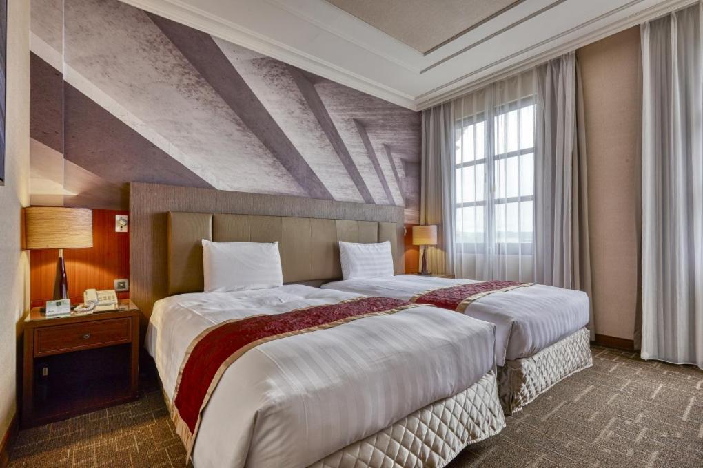 Hotel Golden Tulip - Aesthetics à Zhunan Extérieur photo